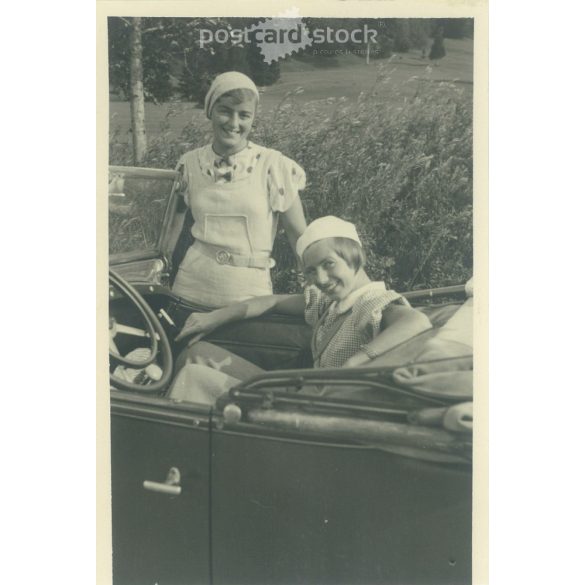 1930s. Germany. Ladies on a trip. The creator of the picture and the identity of the people on it are unknown. Black and white original paper image, old photo. (2792530)