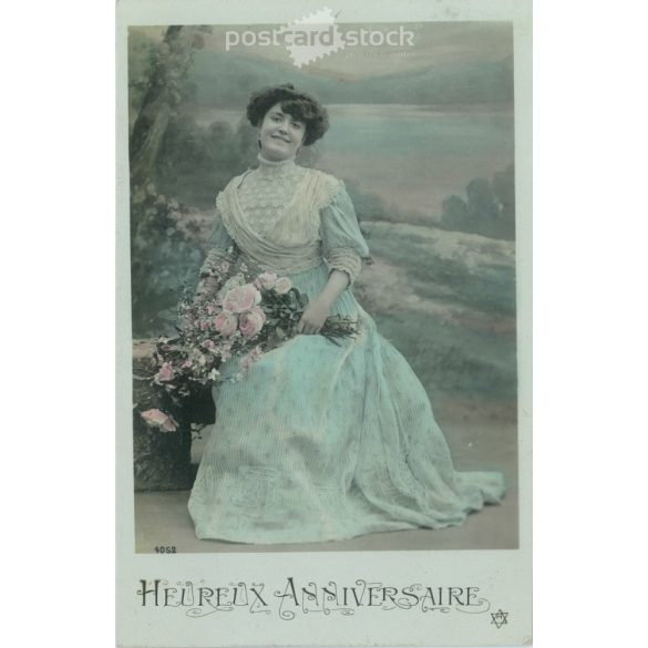 1900s. Romantic old postcard. Colored photo sheet. (2792550)