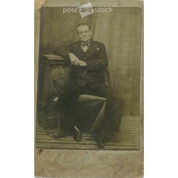   The work of Mór Erdélyi’s photography studio. Budapest. Early 1900s. Studio photo of unknown man. Old photo, business card, CDV photo. (2792578)