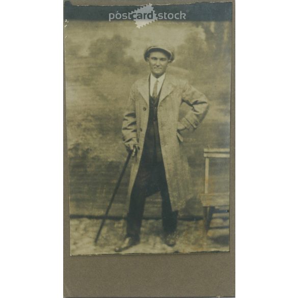 The work of the photography studio of Emil Keglovich. Szeged. Early 1900s. Unknown man with a walking stick, studio photo. Old photo, business card, CDV photo. (2792583)