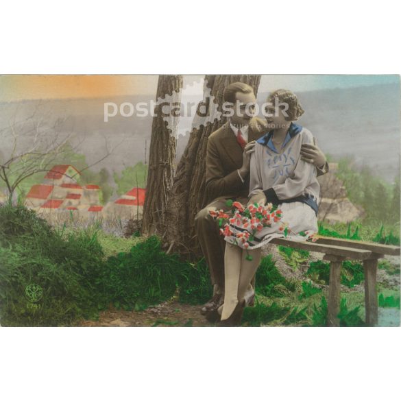 1935 – Romantic postcard. Original paper image. Old photo. Colored photo sheet, old postcard. (2792585)