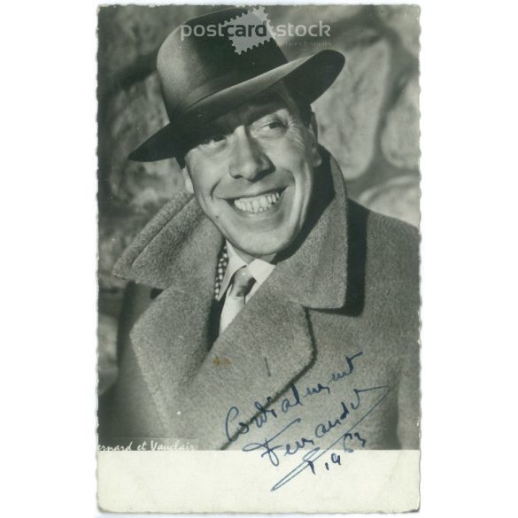 1963 – Signed photo of French film actor Fernandel. The picture was taken by Studio Berbard et Vauclair. Original paper image. Old photo. Black and white photo sheet, old postcard. (2792598)