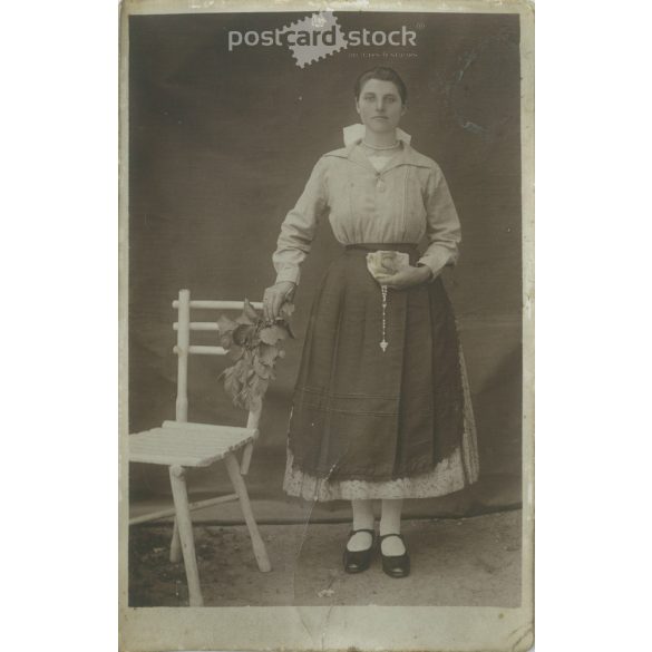 1910s. Bozsin photo salon, Battonya. Studio photo of young woman. Original paper image. Old photo. Black and white photo sheet, old postcard. (2792609)