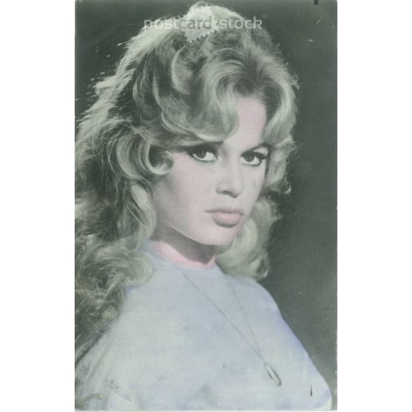 Brigitte Bardot is a French actress and singer. Colored photo sheet reproduction, offset print. Old postcard. (2792640)