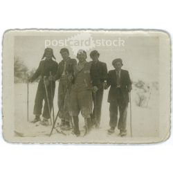   1950. Ski trip. Gyenesdias. The creator of the picture and the identity of the people on it are unknown. Black and white original paper image, old photo. (2792667)