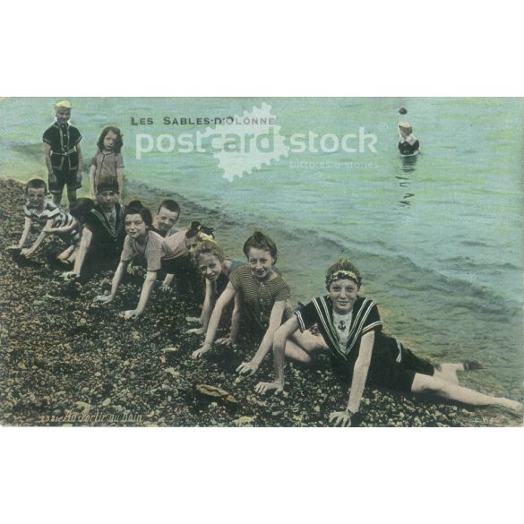 The beach of Les Sables-d’Olonne in western France. Photo on paper, reproduction of a colored photo, old postcard, print. (2792668)