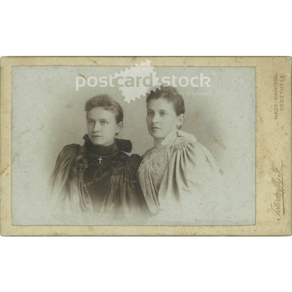 1890s. Studio photo of sisters. The persons in the picture are unknown. The work of the photography studio of J. Istvánffy. Keszthely. Old photo, business card, CDV photo. (2792688)