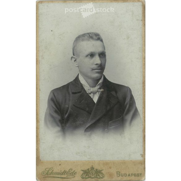 1898. Studio photo of a young man. The person in the picture is unknown. The work of Schmidt Ede photography studio. Budapest. Old photo, business card, CDV photo. (2792707)