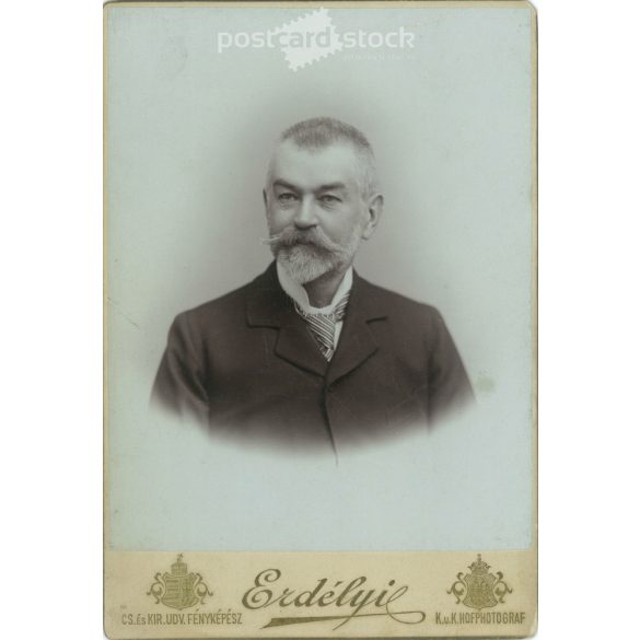 1904 – Studio portrait of an elegant, middle-aged man. The work of a photography studio in Transylvania. Budapest. Old photo, original cabinet photo / hardback photo. (2792770)