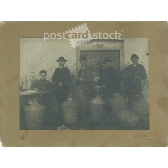 1920s. Winemakers. The identity of the people in the picture is unknown. The picture was taken by Imre Daróczi’s photography studio. Hajdúnás. Old photo, original cabinet photo / hardback photo. (2792784)